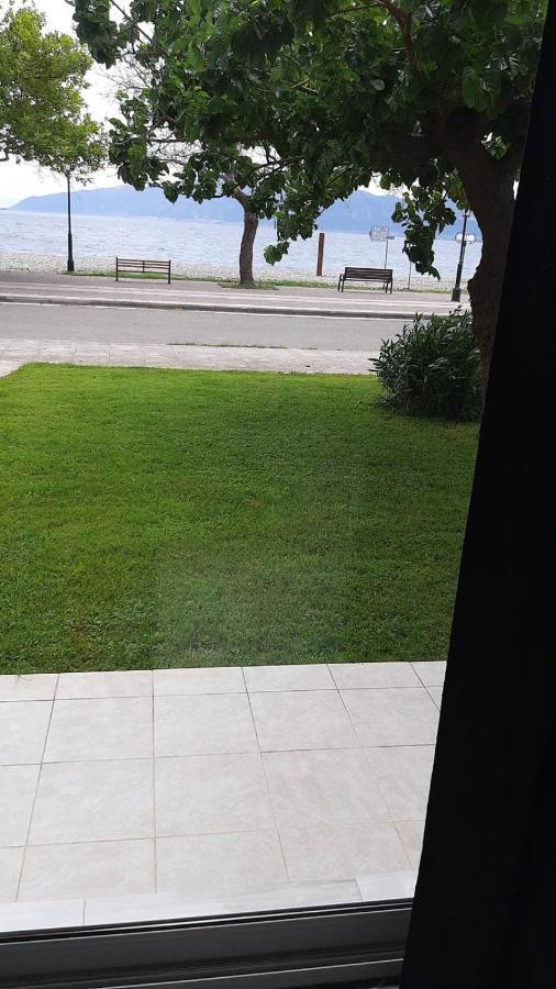 Nafpaktos Seaside Apartment Екстериор снимка